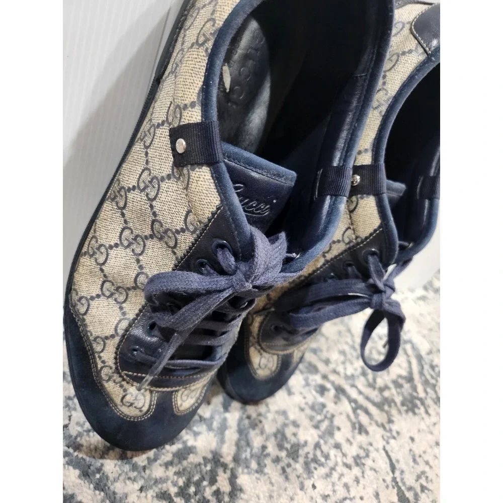 Gucci GG Monogram Supreme Navy Blue Suede Sneakers 204282 Mens Size 10.5 G Italy